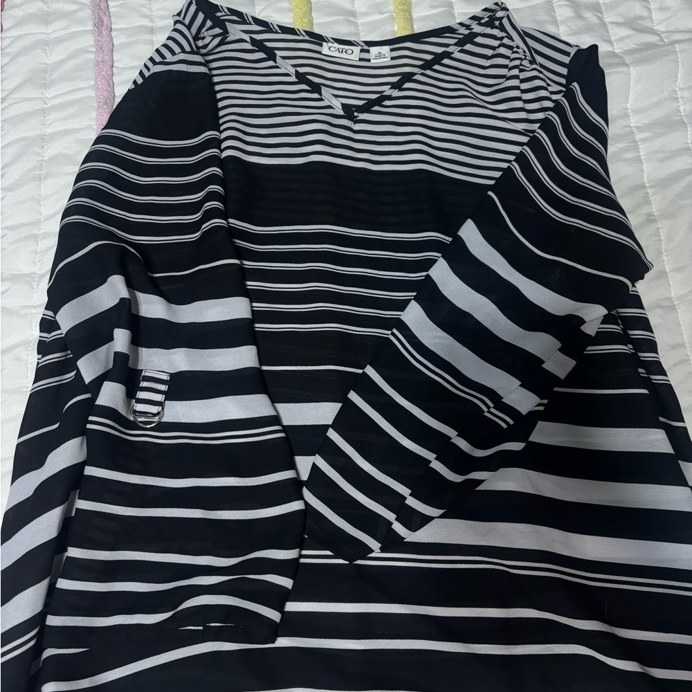 Cato Black & White Striped V‑Neck Long Sleeve Top